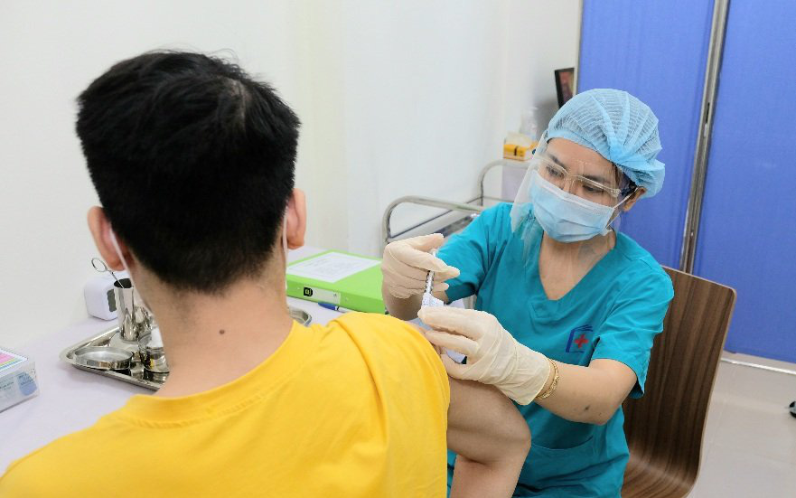 Trưa 2/9: Cả nước đã tiêm trên 20,5 triệu liều vaccine COVID-19; Nam Định thêm 2 ca mắc trong cộng đồng  