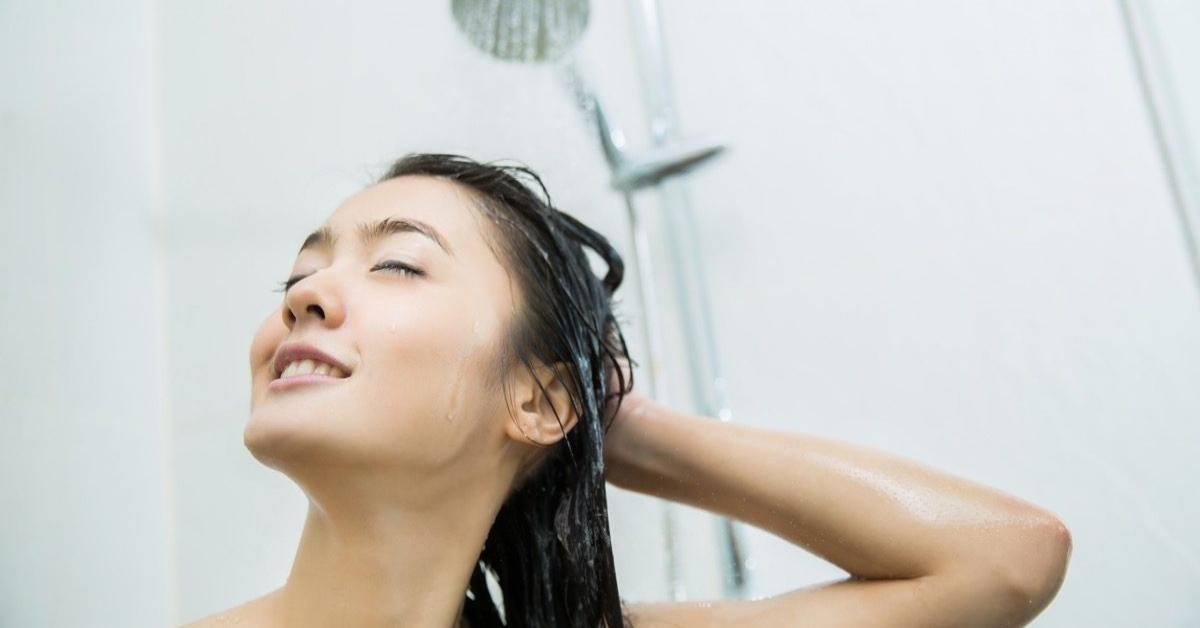 Tắm khuya và những hệ lụy với sức khỏe