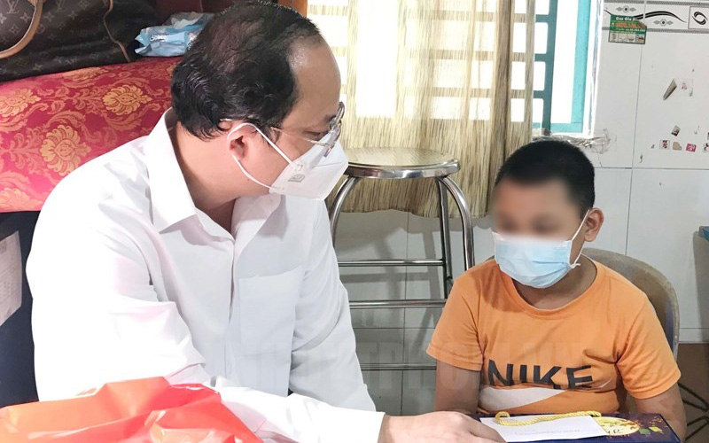 Thủ tướng: Chăm sóc, nuôi dưỡng tốt nhất cho trẻ mồ côi do dịch COVID-19