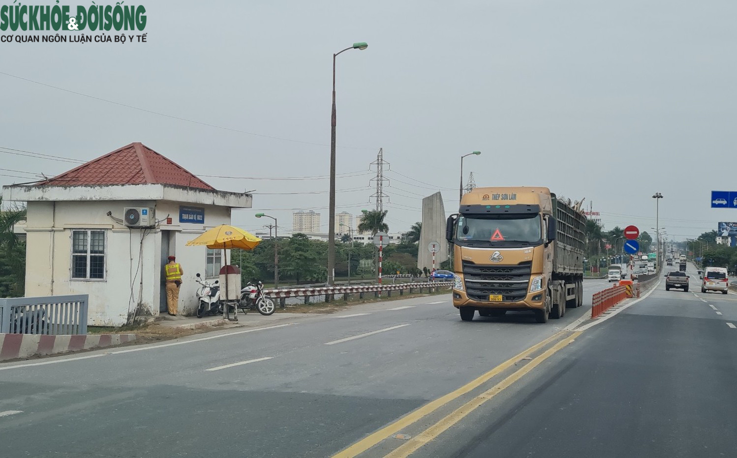 Xe cơi thùng, có ngọn ‘trẩy hội’ trên cầu Thăng Long do trạm cân ‘tê liệt’ - Ảnh 20.