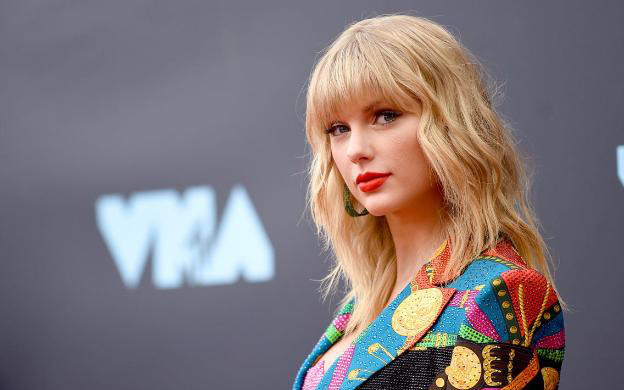 Taylor Swift trở thành biểu tượng sắc đẹp toàn cầu nhờ 10 tips này