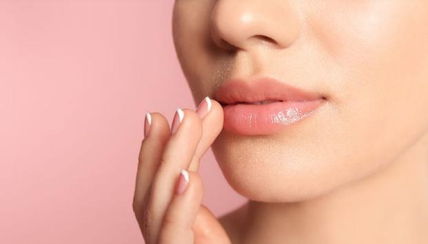 Đôi môi ngày càng thâm sạm, nguyên nhân và khắc phục thế nào?