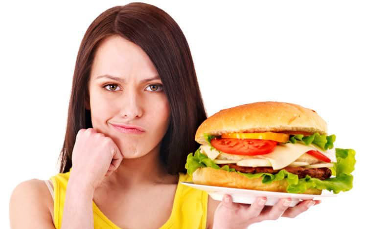 Nếu bạn là "fan" của thức ăn nhanh hãy tìm hiểu 8 nguy cơ gây bệnh của món ăn tiện lợi