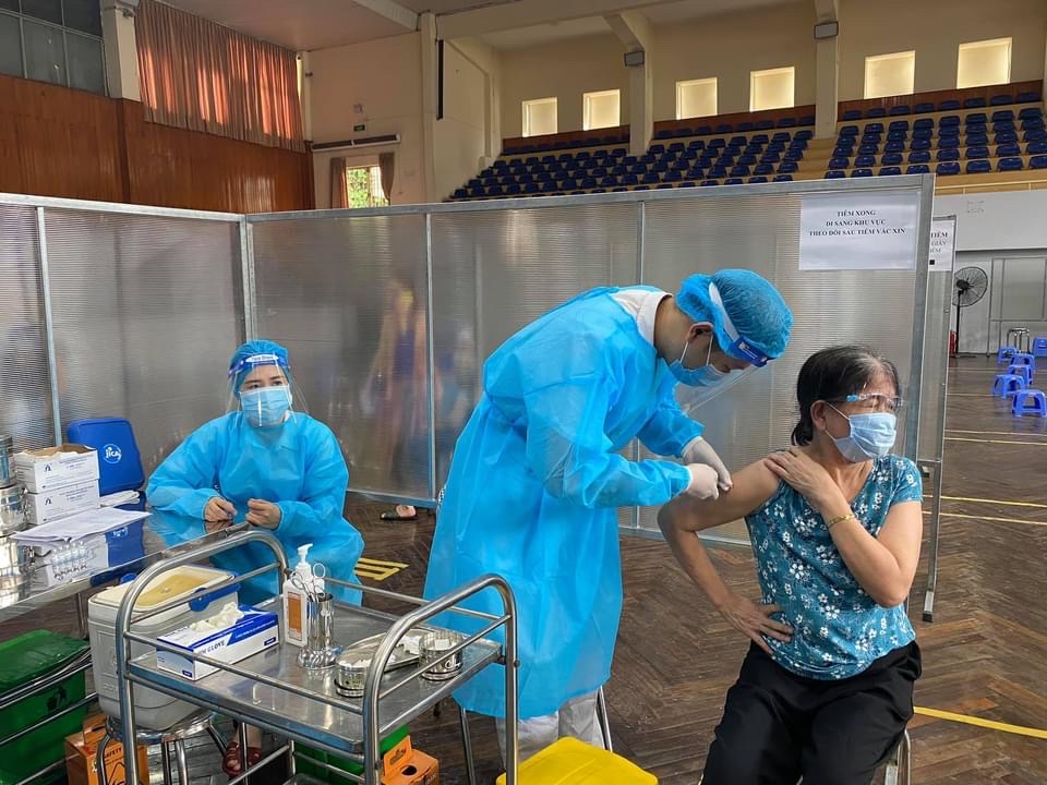 Chiều 17/2: Việt Nam đã tiêm chạm mốc 190 triệu liều vaccine phòng COVID-19 - Ảnh 1.