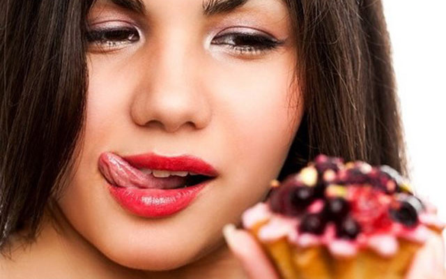 6 nguy cơ bệnh tật do ăn uống nhiều bánh mứt kẹo, nước ngọt 