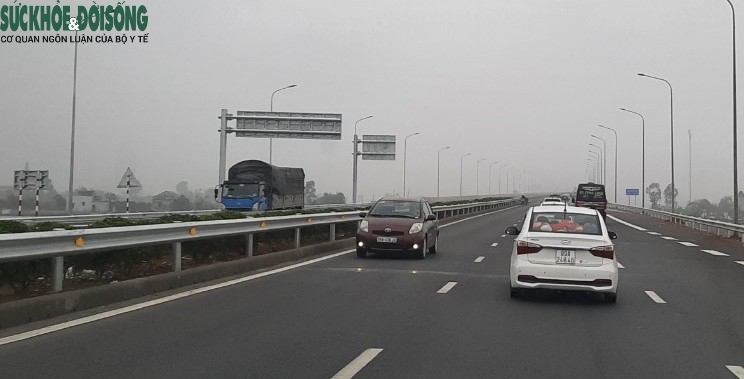 Hàng nghìn phương tiện đi ngược chiều trên cao tốc Cao Bồ - Mai Sơn trước ngày thông xe - Ảnh 7.