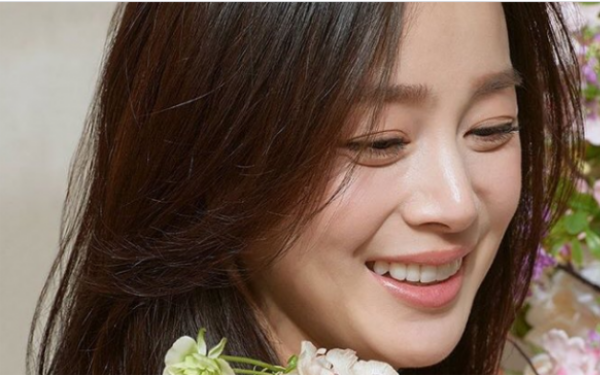 Kim Tae Hee: Hạnh phúc là chìa khóa của sắc đẹp