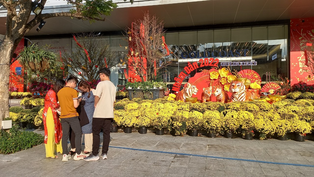 Khánh Hòa: Đổi cấp độ dịch COVID-19, rộn ràng chuẩn bị đón Tết - Ảnh 6.