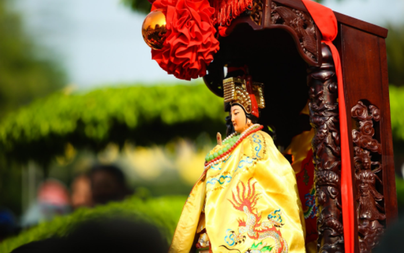Lễ hội chùa Bà Thiên Hậu thắt chặt tình đoàn kết giữa các dân tộc