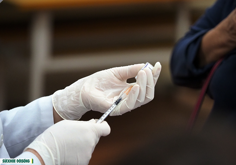Ngành y sẵn sàng cùng chiến dịch tiêm chủng vaccine phòng COVID-19 xuyên Tết  2022 - Ảnh 14.