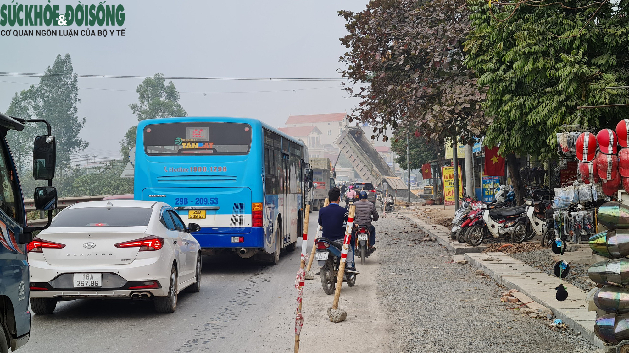 Dự án xử lý điểm đen của Sở GTVT Hà Nội gây… mất an toàn giao thông nghiêm trọng - Ảnh 15.