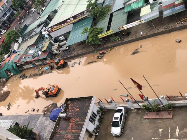 Cầu Giấy: Đoạn đường gần 200m, 8 năm làm không xong, Chủ tịch Hà Nội Chu Ngọc Anh có biết? - Ảnh 2.