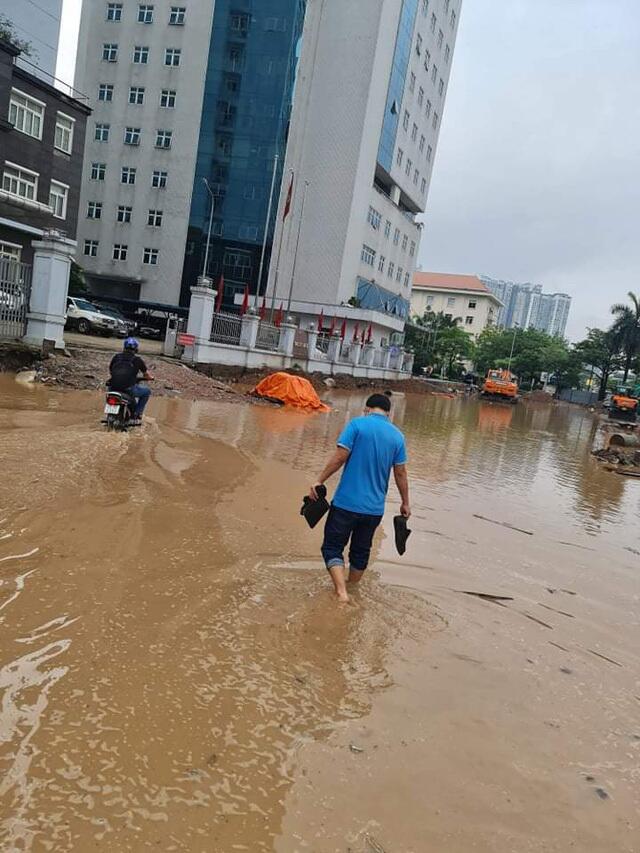 Cầu Giấy: Đoạn đường gần 200m, 8 năm làm không xong, Chủ tịch Hà Nội Chu Ngọc Anh có biết? - Ảnh 3.