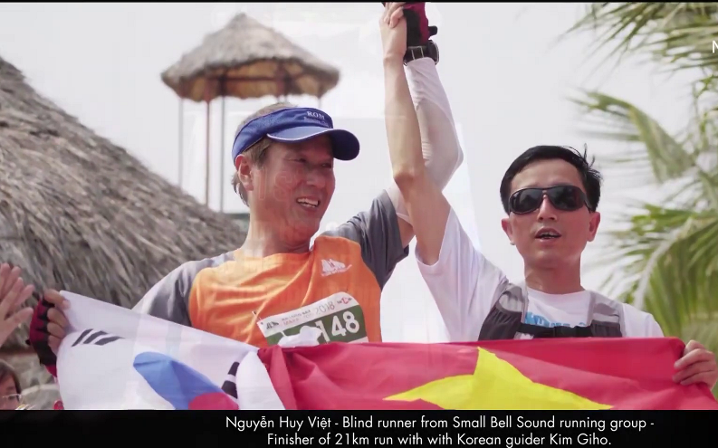 Người khiếm thị đầu tiên ở Việt Nam chinh phục một giải chạy
