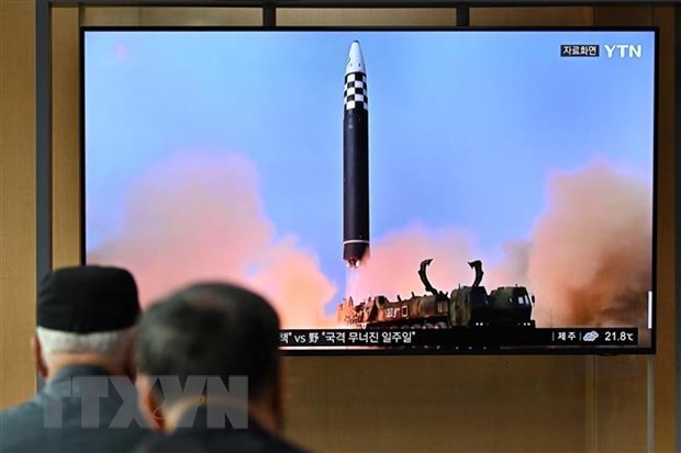 Hàn Quốc: Triều Tiên phóng 2 tên lửa tầm ngắn ra vùng biển phía Đông - Ảnh 1.