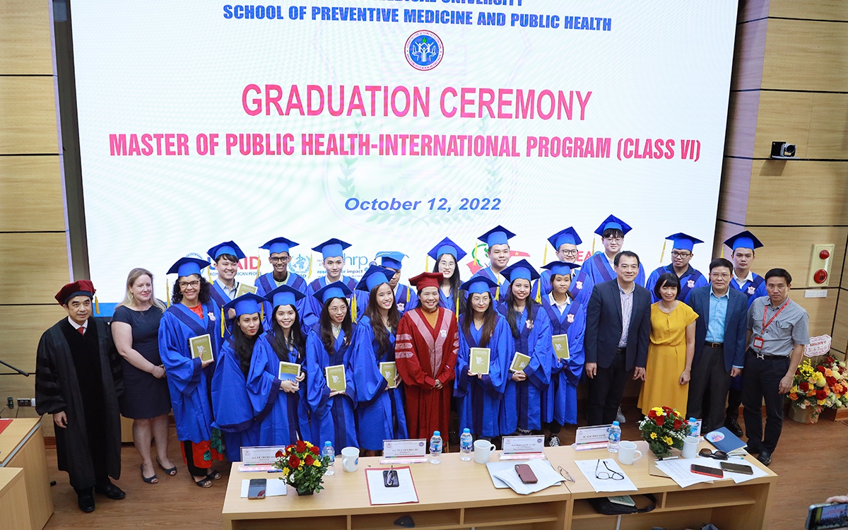 Thêm 21 tân thạc sĩ y tế công cộng quốc tế "made in" Đại học Y Hà Nội