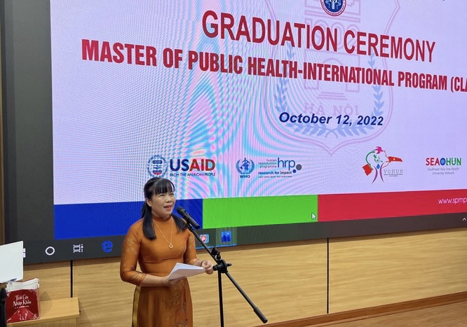 Thêm 21 tân thạc sĩ y tế công cộng quốc tế 'made in' Đại học Y Hà Nội tốt nghiệp - Ảnh 2.