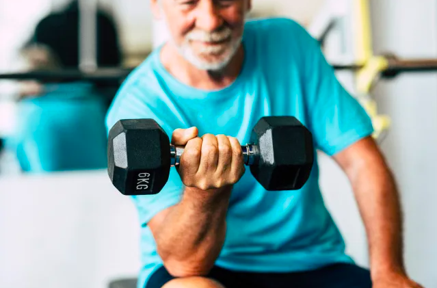 5 thói quen tập luyện giúp cơ bắp chậm lão hoá - Ảnh 2.