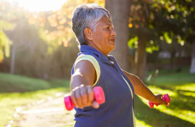 5 thói quen tập luyện giúp cơ bắp chậm lão hoá - Ảnh 4.
