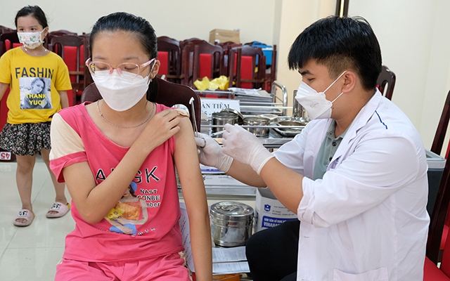 Sáng 14/10: Bộ Y tế tiếp tục nêu tên hàng chục tỉnh, thành tiêm vaccine COVID-19 thấp, chậm