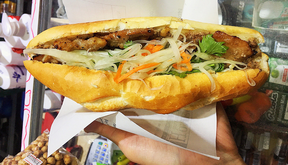 Hương vị bánh mì ba miền Bắc – Trung – Nam có gì đặc biệt khác nhau qua review của 1 blogger ẩm thực nước ngoài - Ảnh 2.