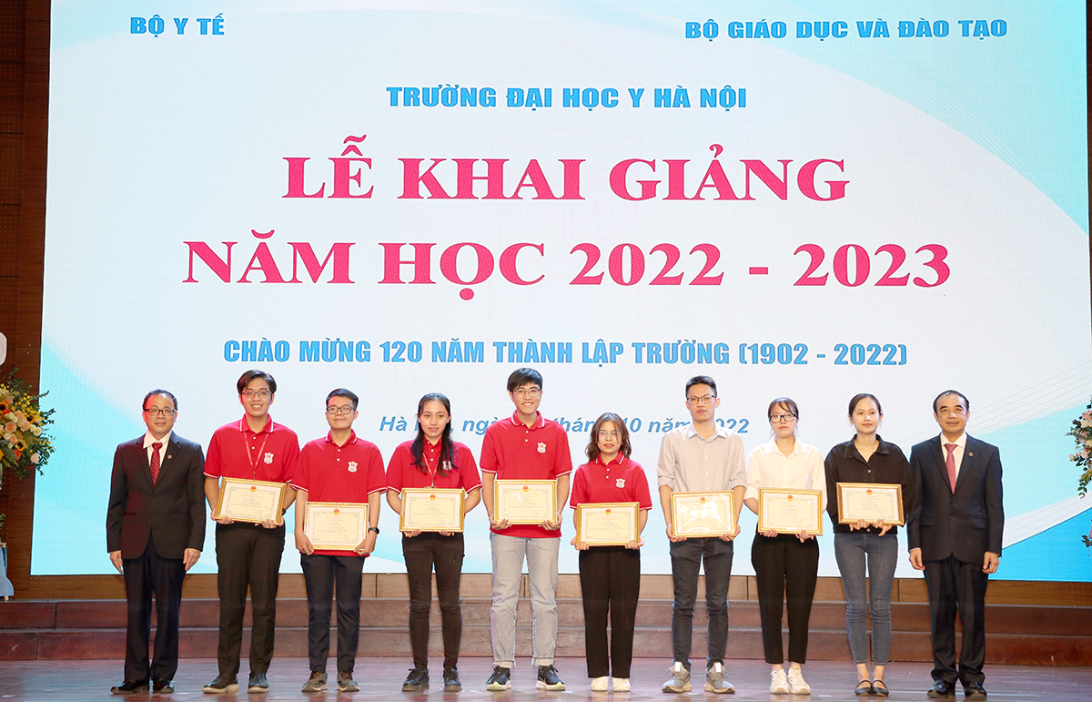 5 nhắn gửi của Quyền Bộ trưởng Đào Hồng Lan đối với Trường Đại học Y Hà Nội trong Lễ khai giảng - Ảnh 6.