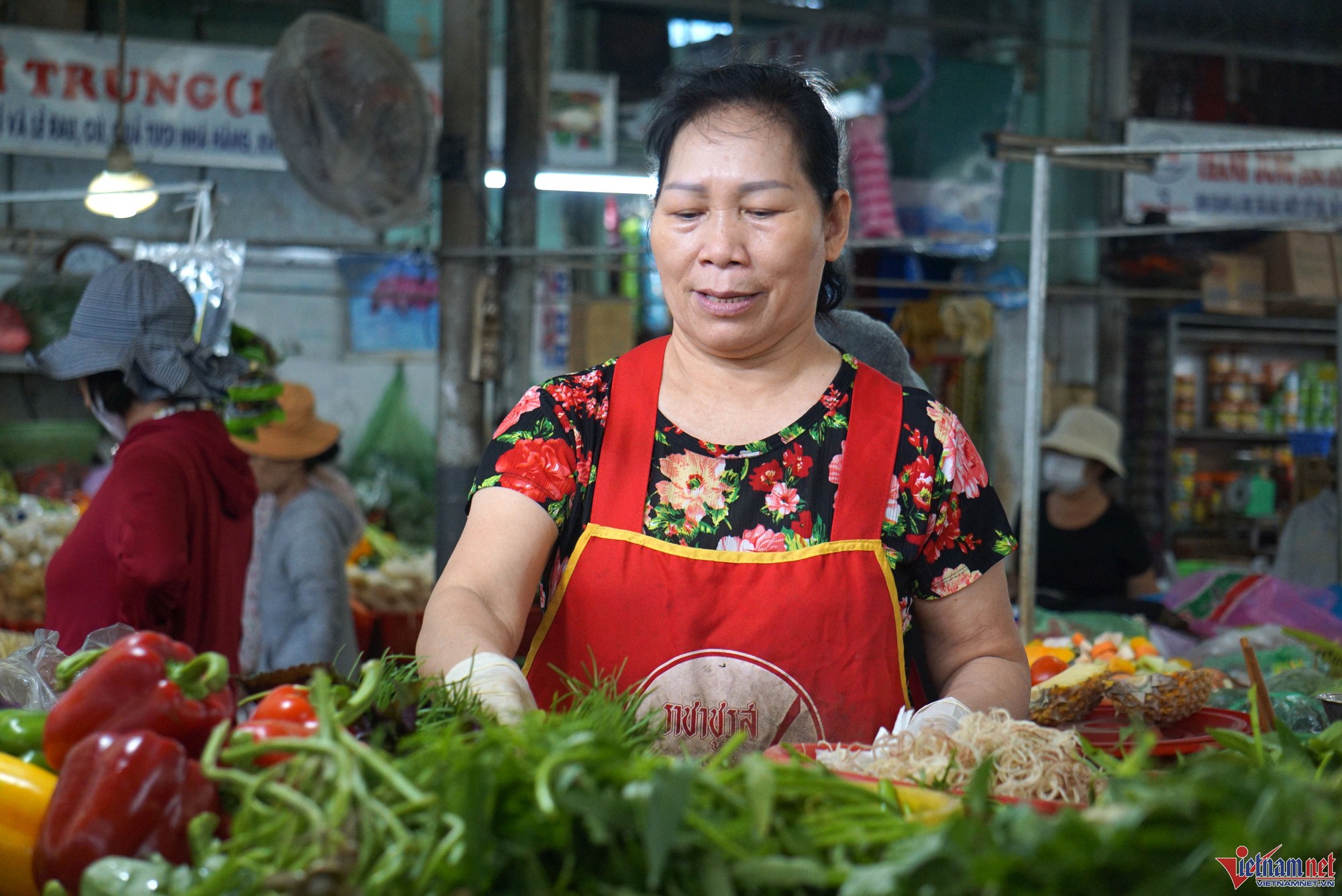 Sau lũ lịch sử, rau xanh ở Đà Nẵng tăng giá chóng mặt - Ảnh 5.