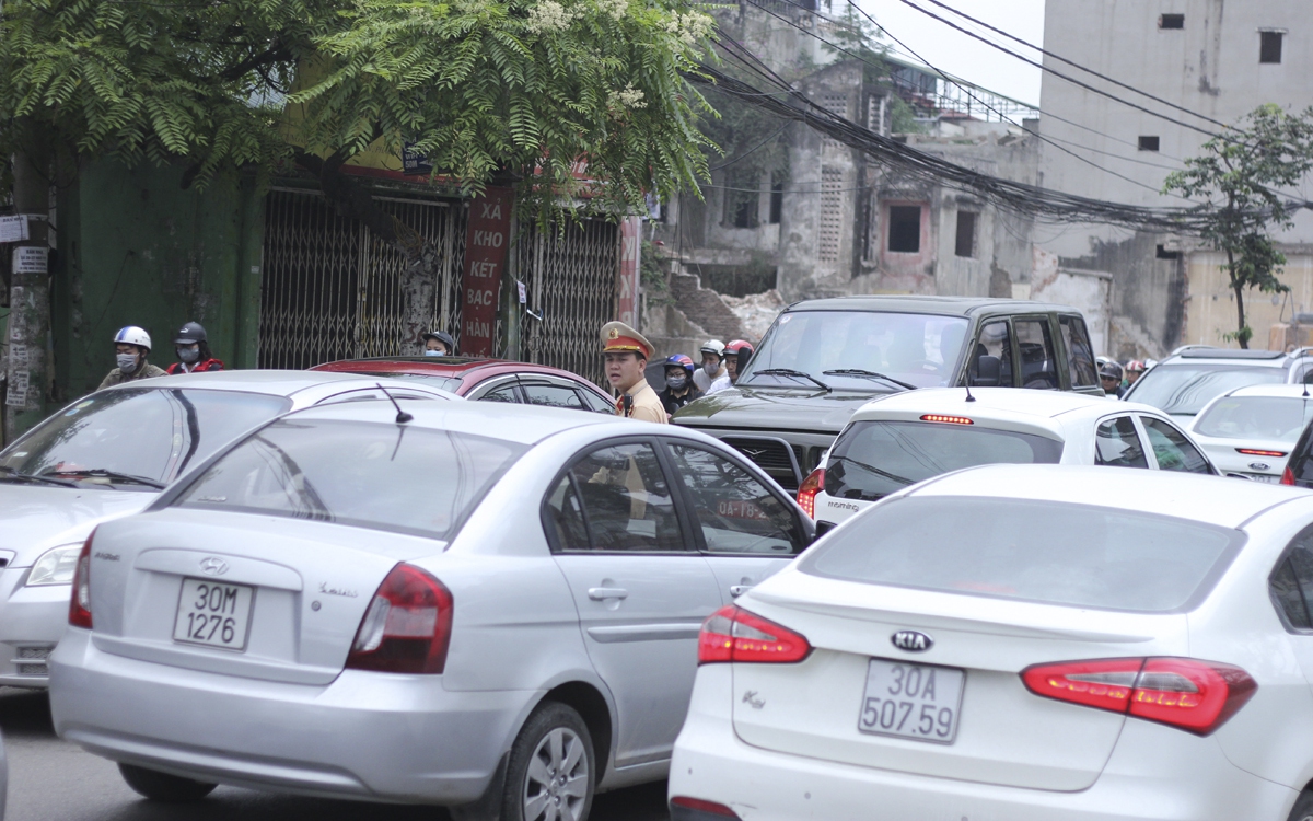 Lập gần 100 trạm thu phí vào nội đô Hà Nội liệu có giảm được ùn tắc?