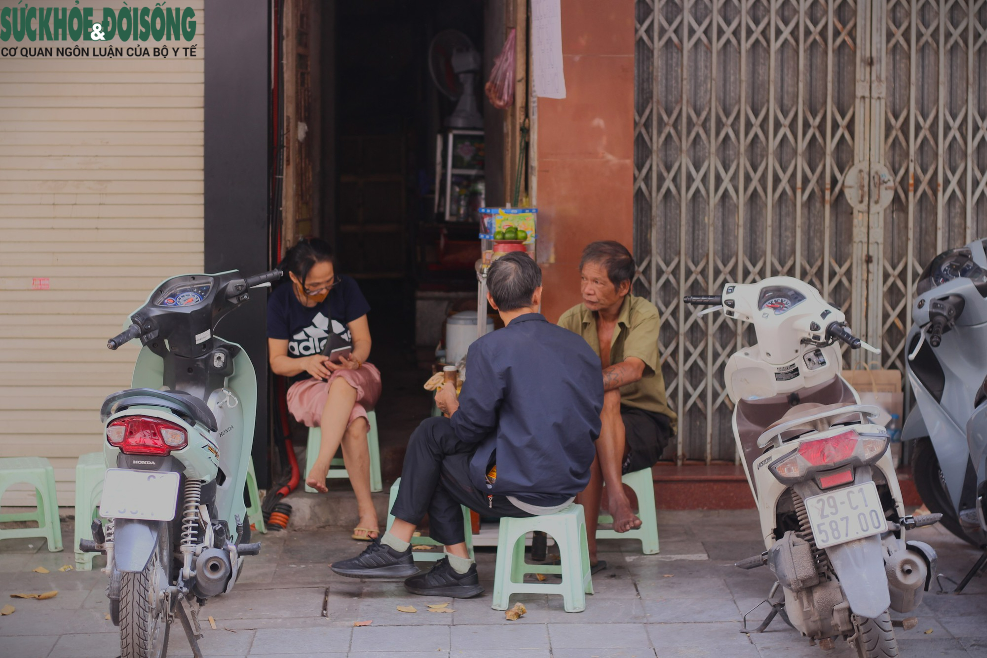 Ngõ siêu nhỏ - &quot;Đặc sản&quot; phố cổ Hà Nội - Ảnh 13.