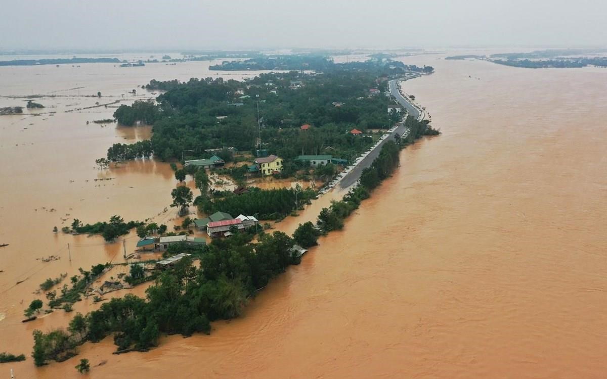 Sau cơn bão số 6, miền Trung có nguy cơ xảy ra mưa lớn, lũ dồn dập