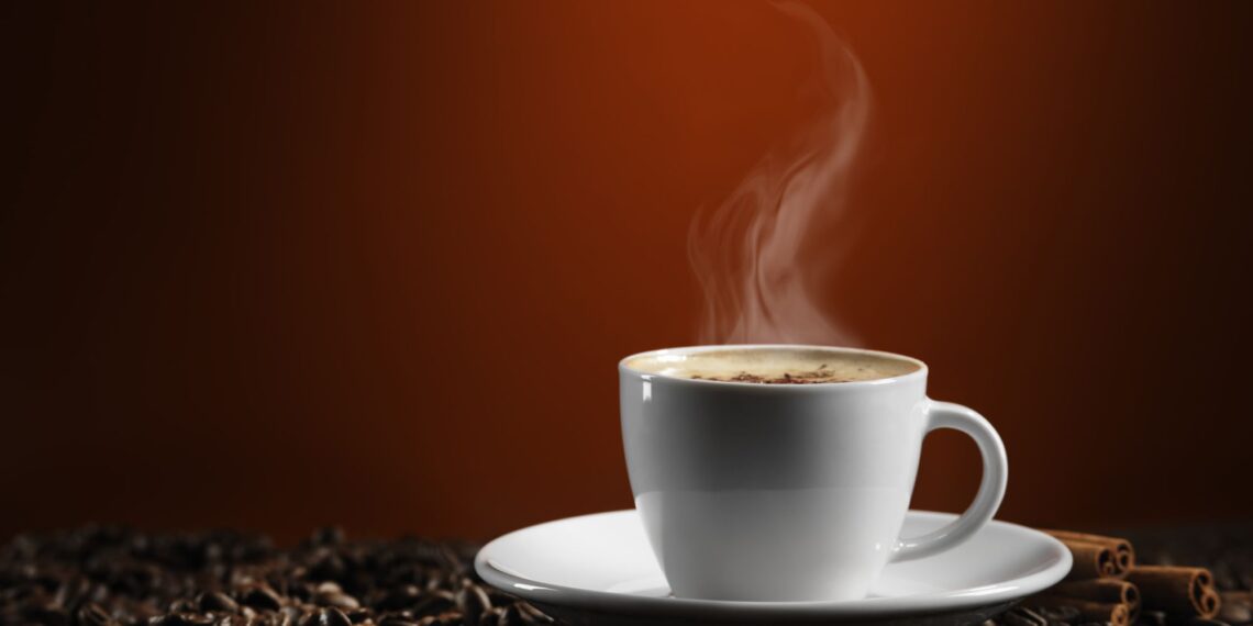 Nghiên cứu mới nhất công bố những kết quả bất ngờ của cà phê với tim mạch và huyết áp - Ảnh 1.