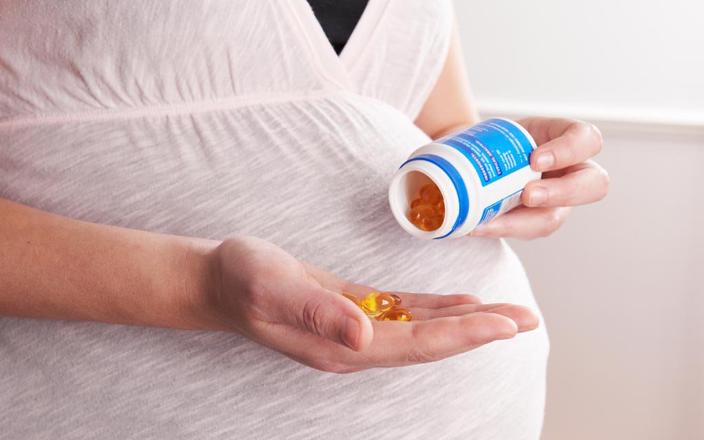Vì sao phụ nữ mang thai cần bổ sung vitamin trước khi sinh?