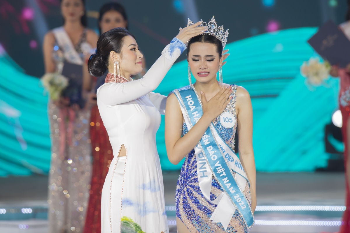 Đinh Như Phương bật khóc khi đăng quang Hoa hậu Biển đảo Việt Nam 2022 - Ảnh 2.