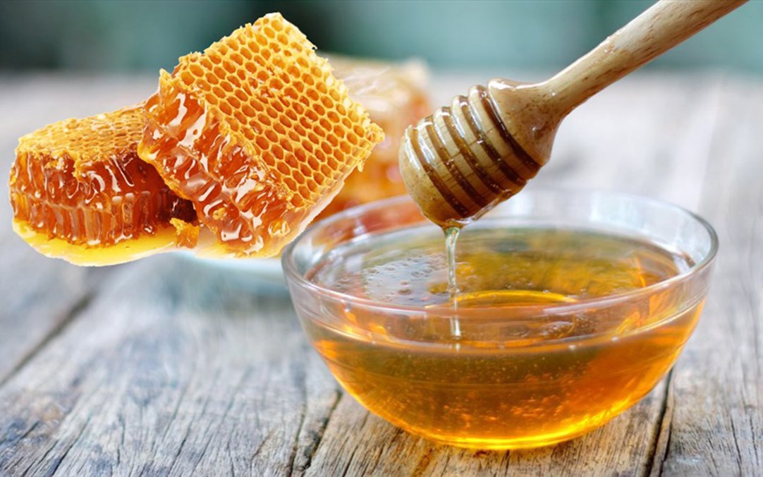 7 bài thuốc từ mật ong nhuận phế, chữa bệnh về họng