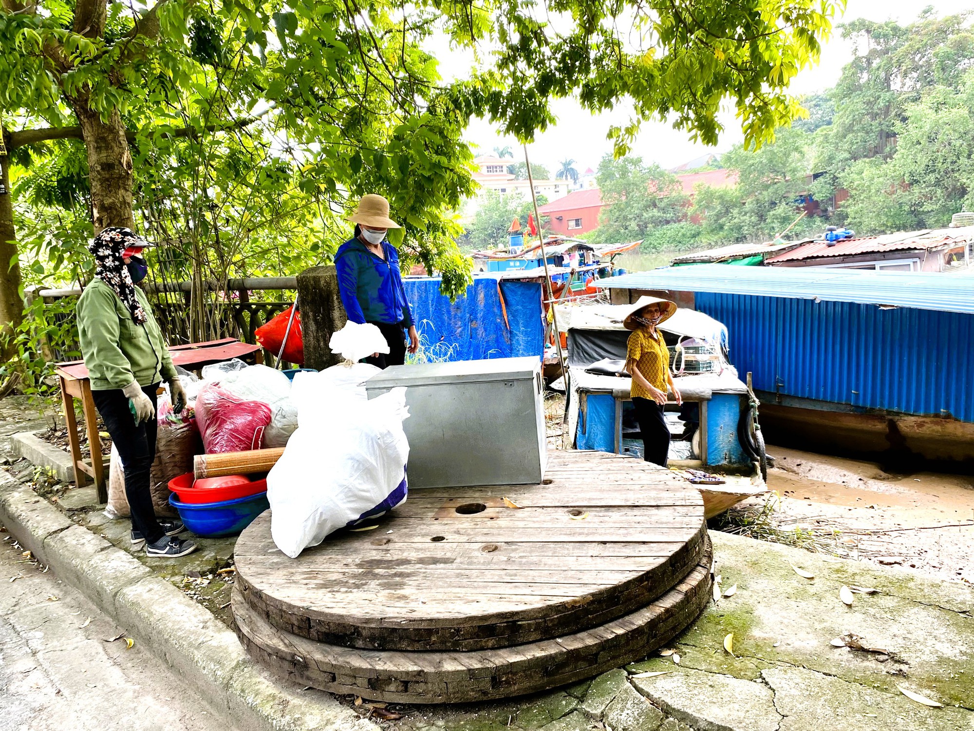 Hình ảnh xóm thuyền 40 năm ở Hải Phòng trước ngày xóa sổ - Ảnh 1.