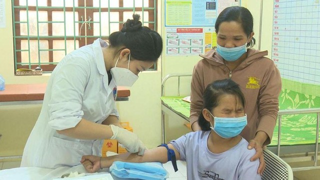 Cục Y tế dự phòng: Kết quả xét nghiệm 5/7 mẫu bệnh phẩm trẻ bị sốt ở Bắc Kạn là cúm B - Ảnh 1.