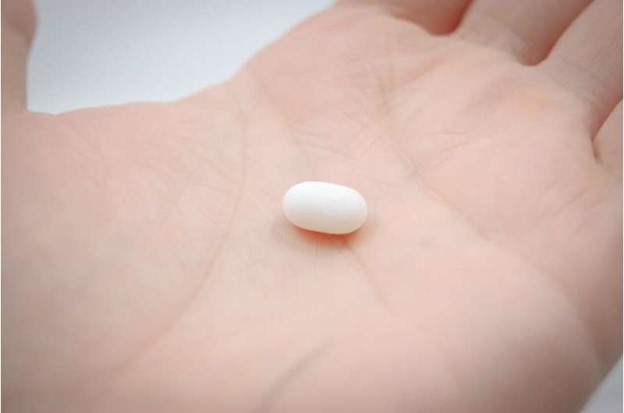 Uống melatonin trị mất ngủ có gây nghiện? - Ảnh 2.