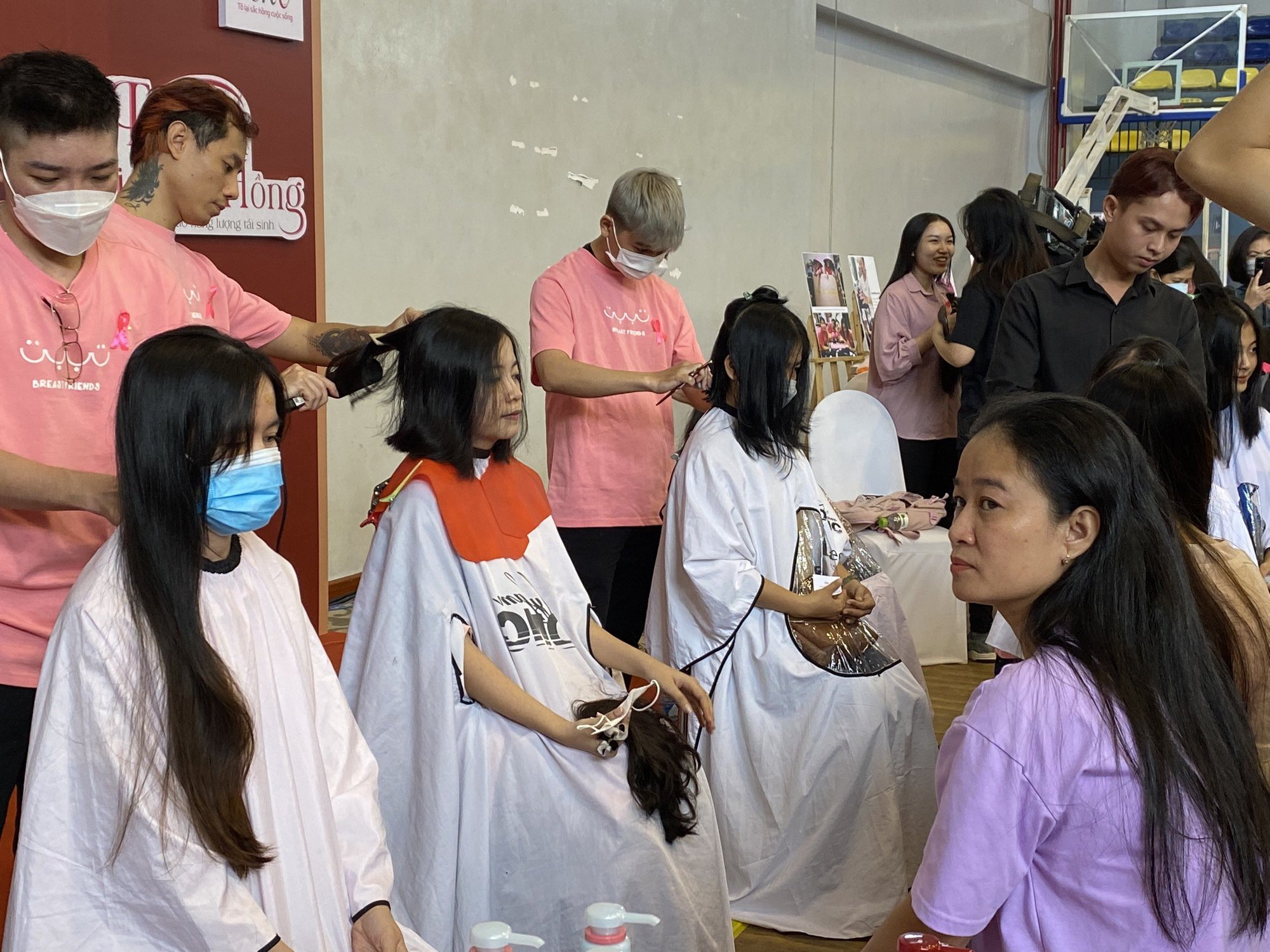 Hiến tóc tặng bệnh nhân ung thư  BCNV  Mạng lưới ung thư vú Việt Nam