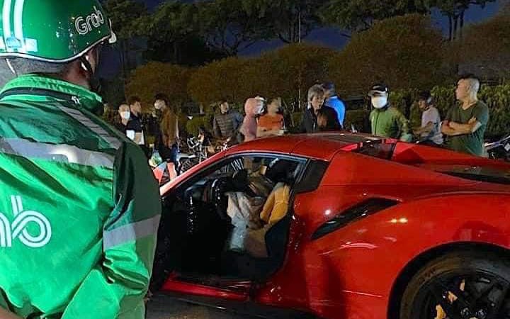 Trích xuất camera vụ siêu xe Ferrari 488 va chạm với xe máy khiến một người tử vong