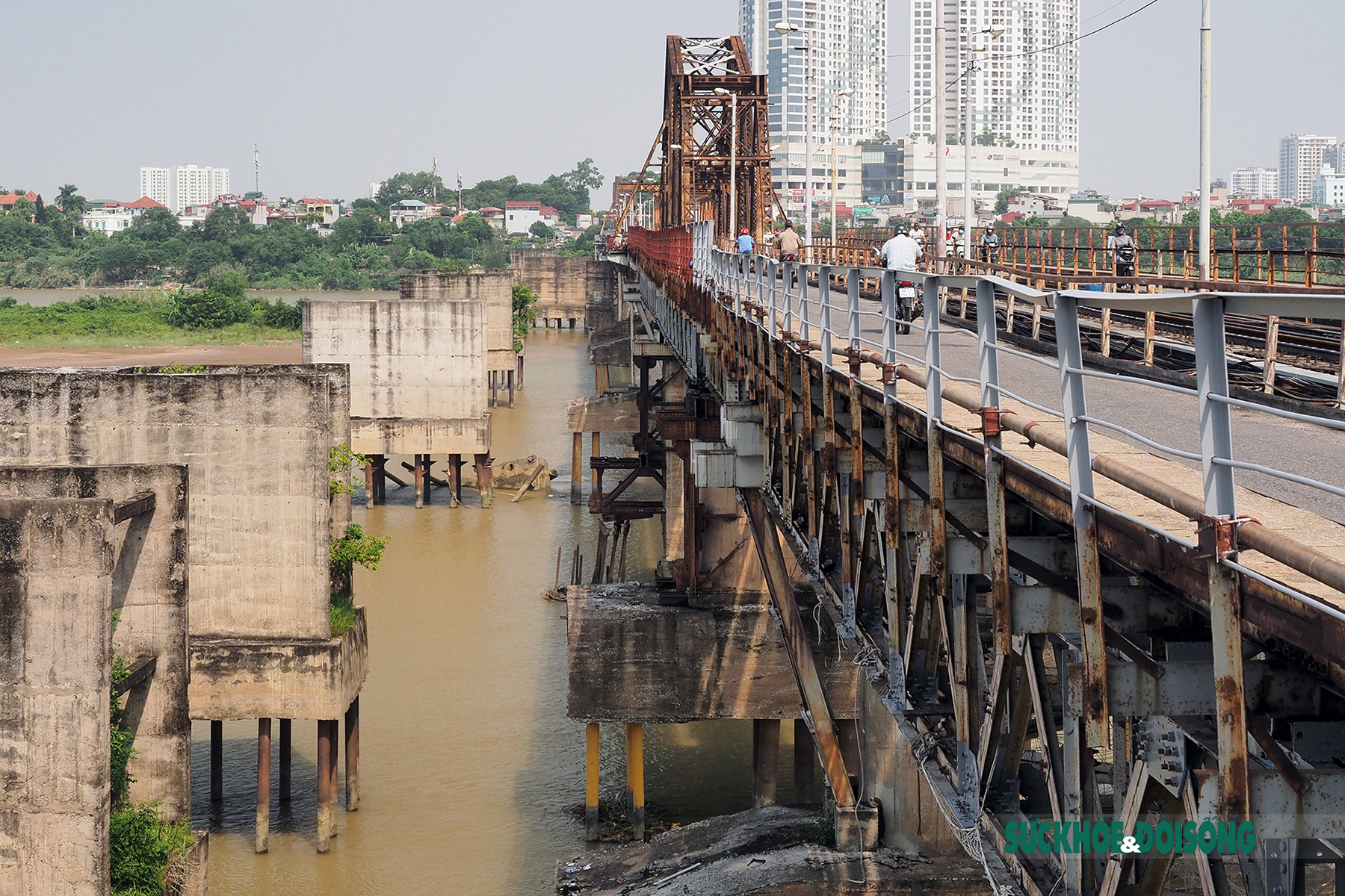 Hà Nội và những cây cầu bắc qua sông Hồng - Ảnh 1.