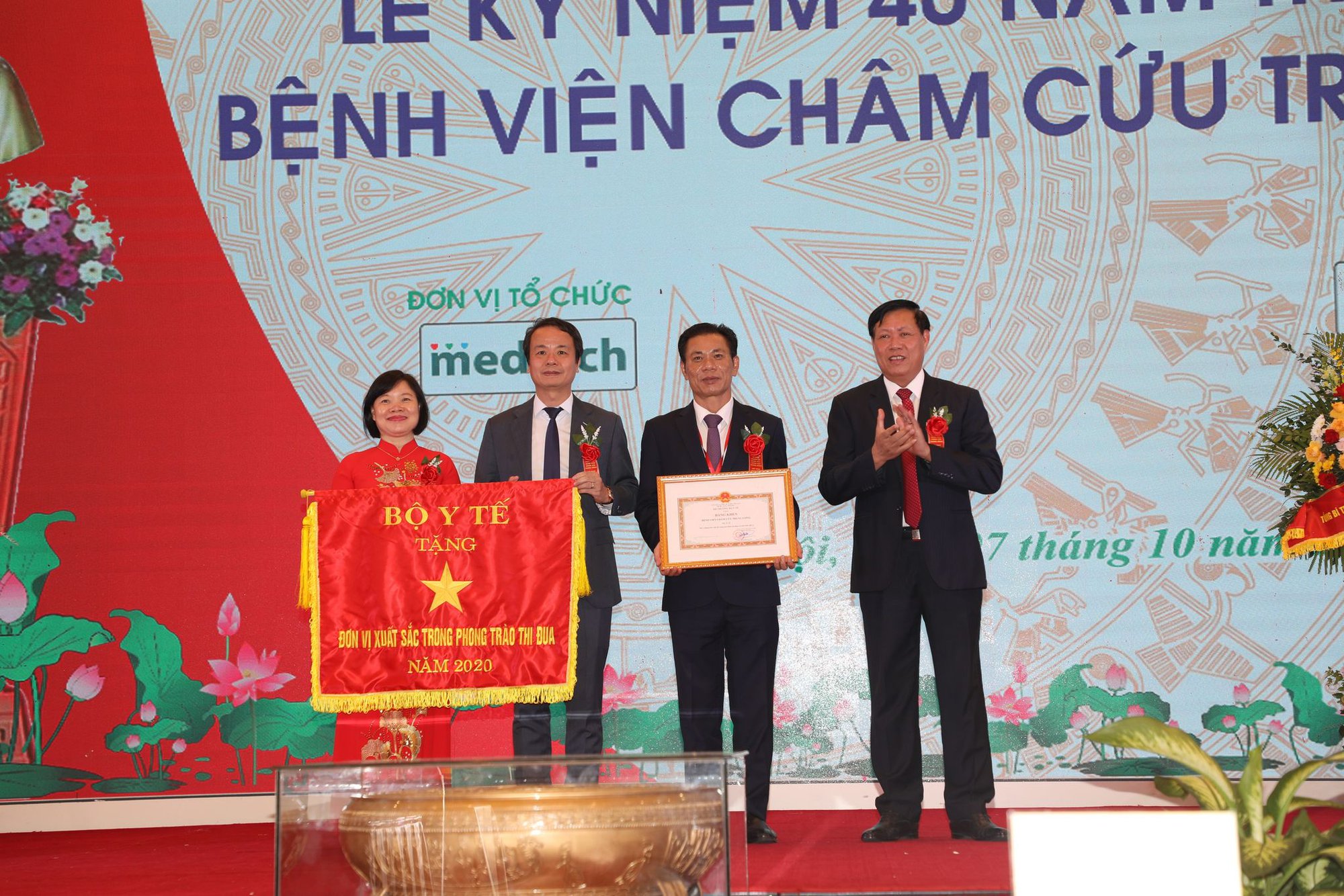 Thứ trưởng Bộ Y tế: Lĩnh vực châm cứu đóng góp quan trọng trong chăm sóc sức khỏe nhân dân - Ảnh 2.