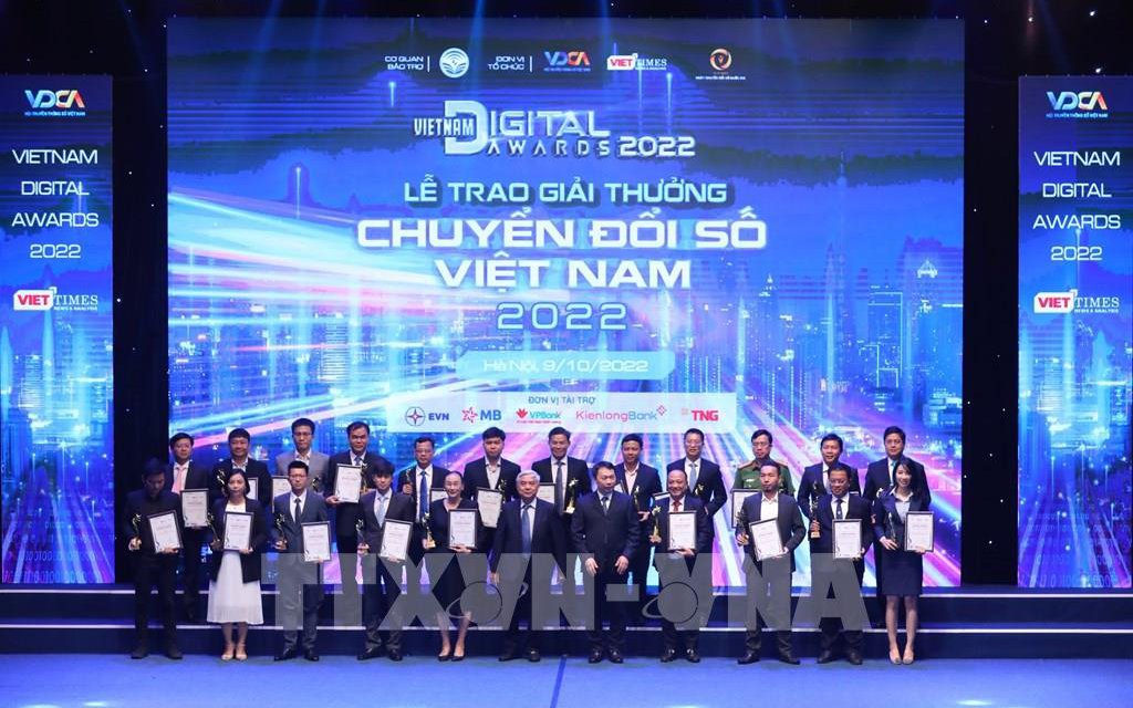 Vinh danh 49 đơn vị chuyển đổi số xuất sắc tại Vietnam Digital Awards 2022