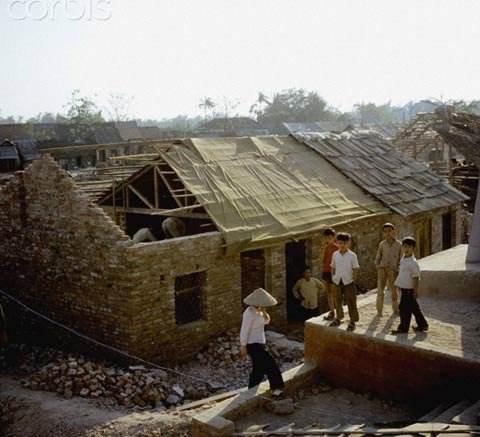 Chùm ảnh màu đặc biệt về Hà Nội năm 1973 khi hết bom đạn - Ảnh 2.