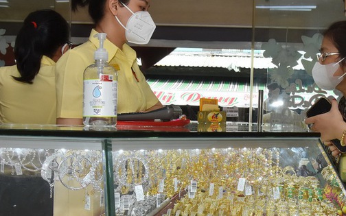 Giá vàng hôm nay 11/11: Tăng dựng đứng