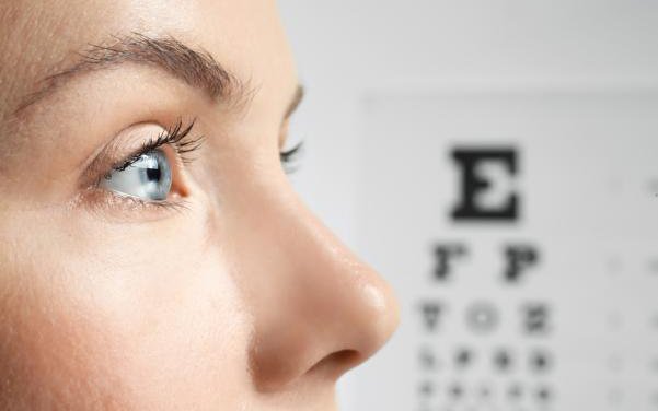 3 mẹo cải thiện thị lực hiệu quả và thực phẩm tốt cho mắt