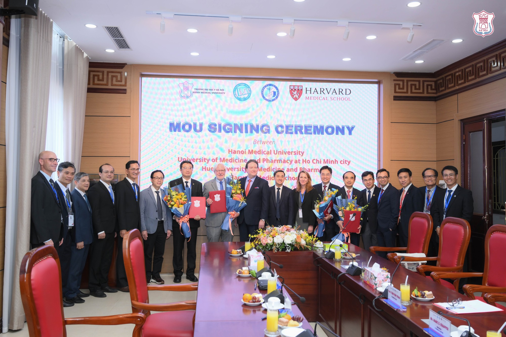 Trường Y Harvard ký hợp tác với 3 trường đào tạo nhân lực y - dược của Việt Nam - Ảnh 5.