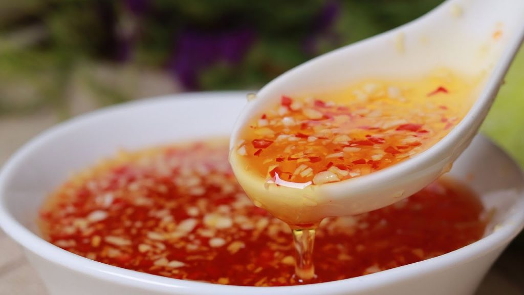Cách làm nước mắm tỏi ớt chua ngọt thơm ngon đặc biệt
