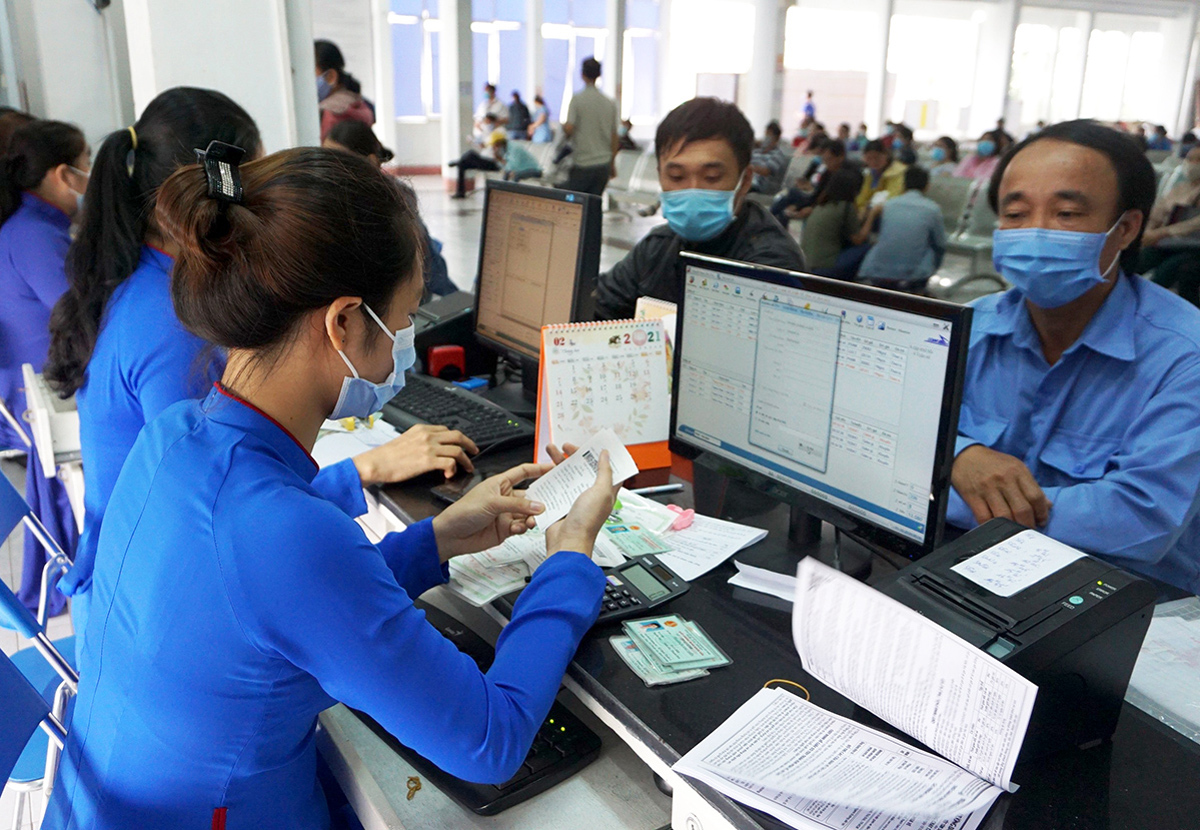 Có nhiều hình thức mua vé tàu