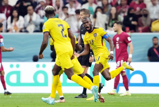 Ecuador danh bai chu nha Qatar o tran khai mac World Cup 2022 hinh anh 1