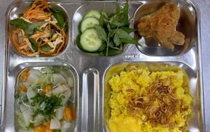 Vụ ngộ độc thực phẩm ở Nha Trang: Phát hiện nhiều vi khuẩn trong cánh gà chiên, nước mắm